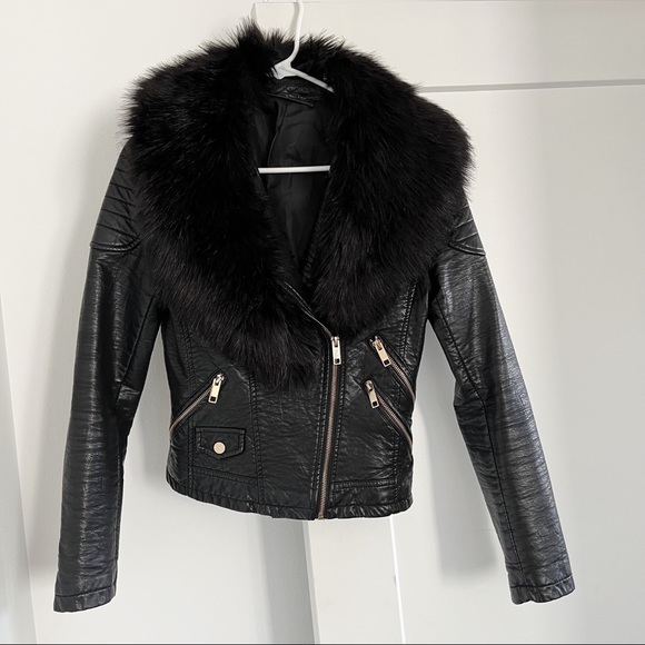 AKIRA Jackets & Blazers - Akira Black Faux Fur Collar Faux Leather Motto Jacket
